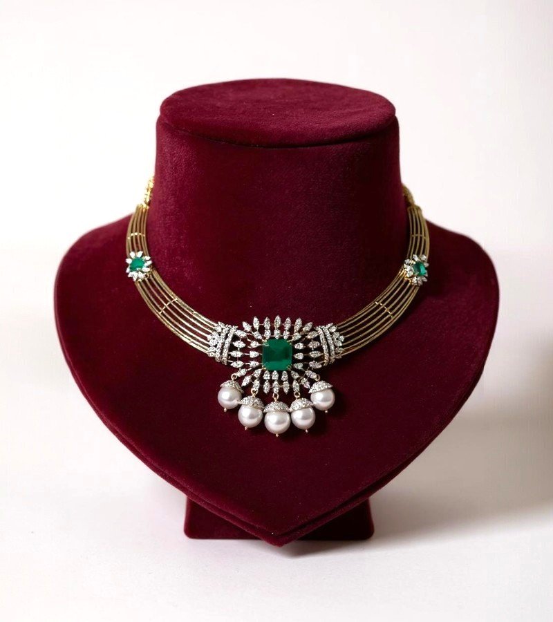 Diamond necklace featuring a central emerald and pearl drops image 1