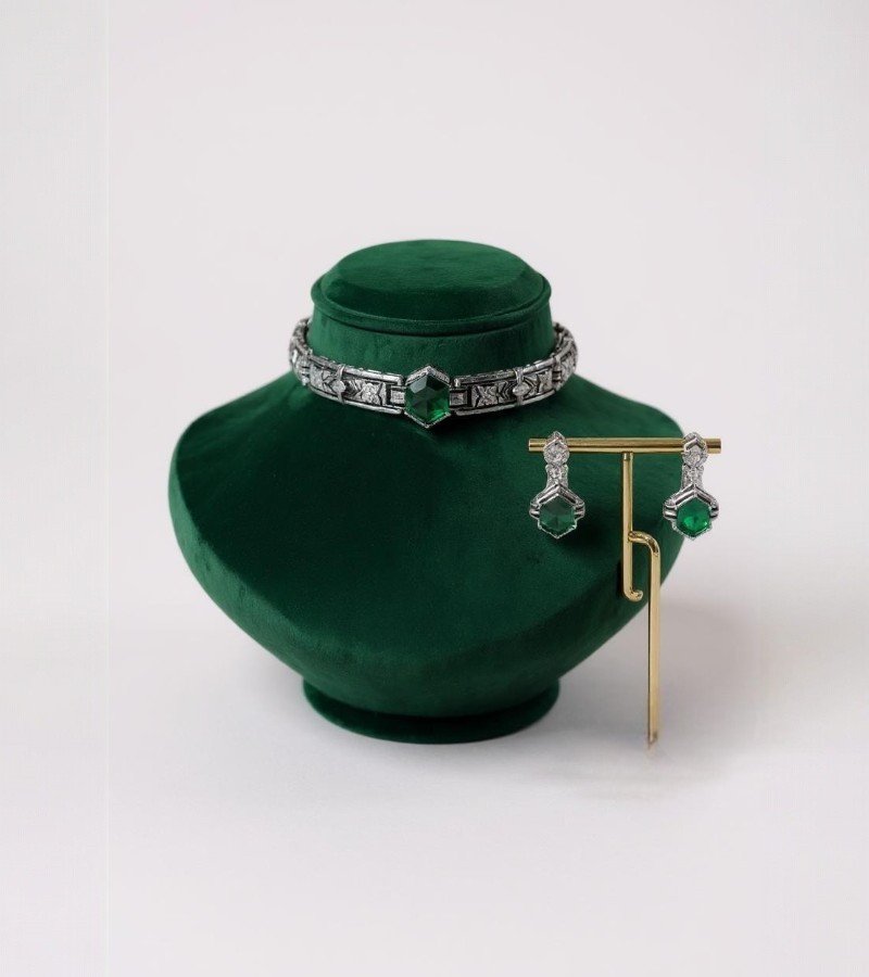 Emerald and Diamond Jewelry image 1
