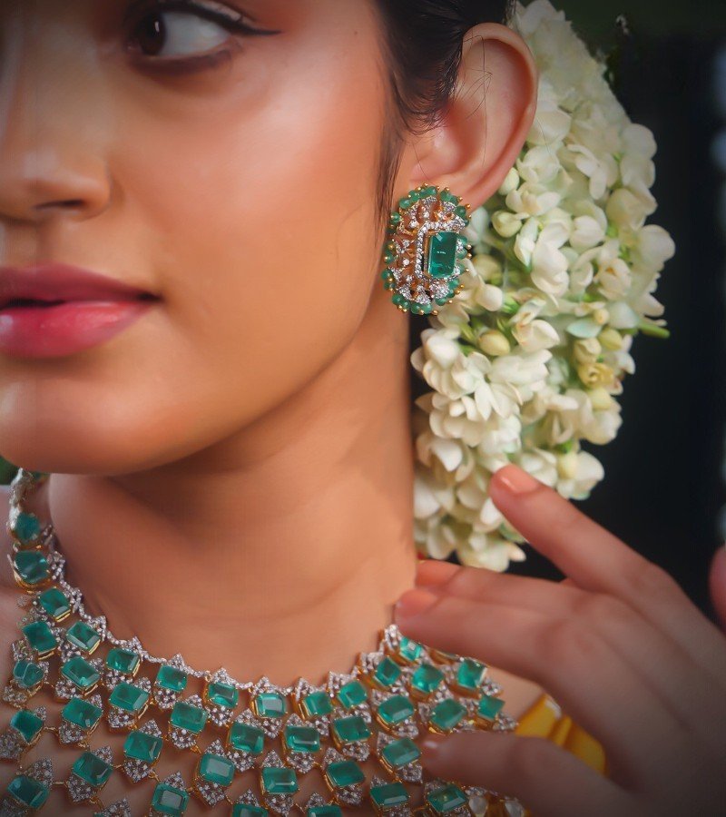 Emerald Diamond Necklace and Earrings Set image 1