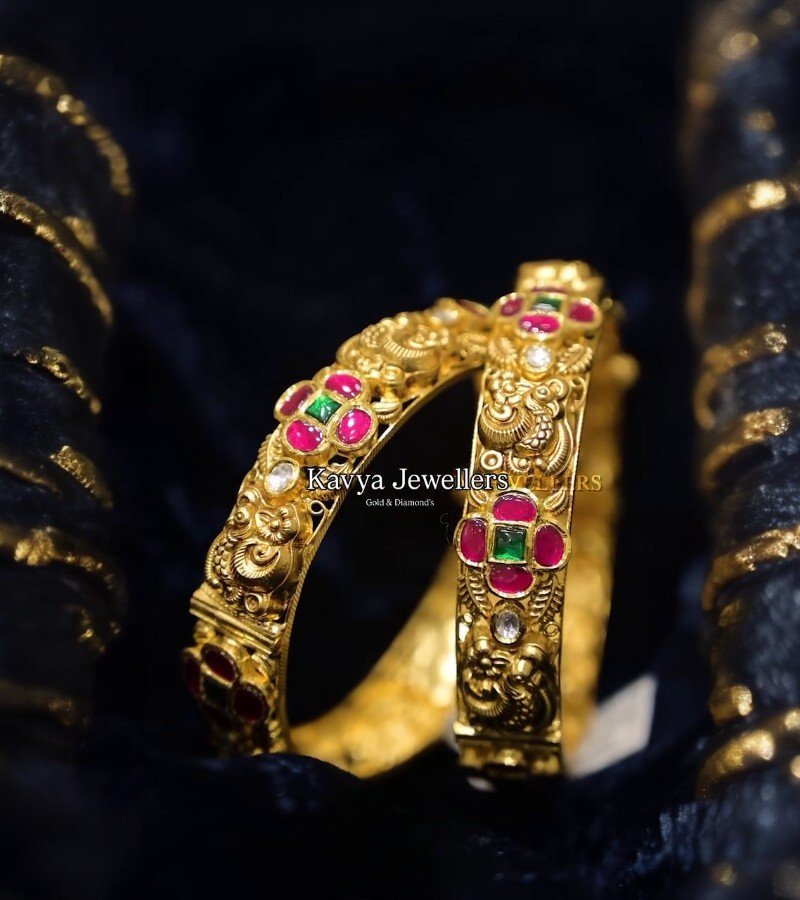 Nakshi Kundan Bangles image 3