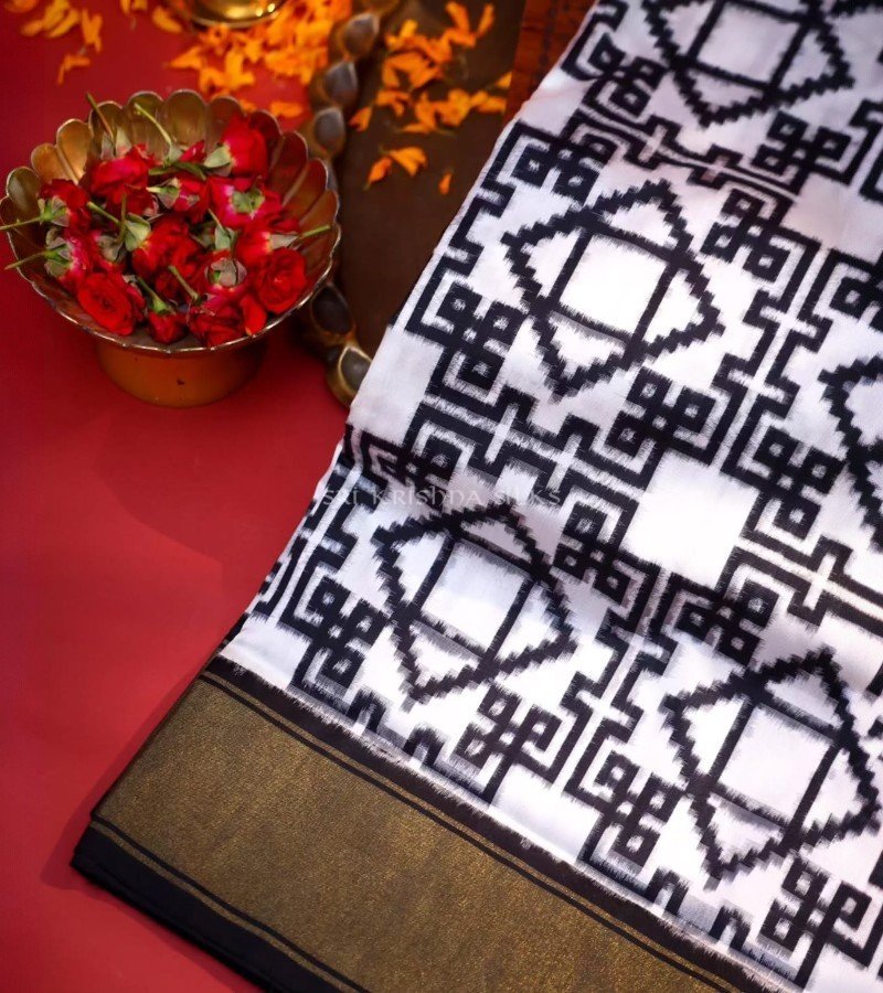 Silk Saree with a Geometric Pattern image 2