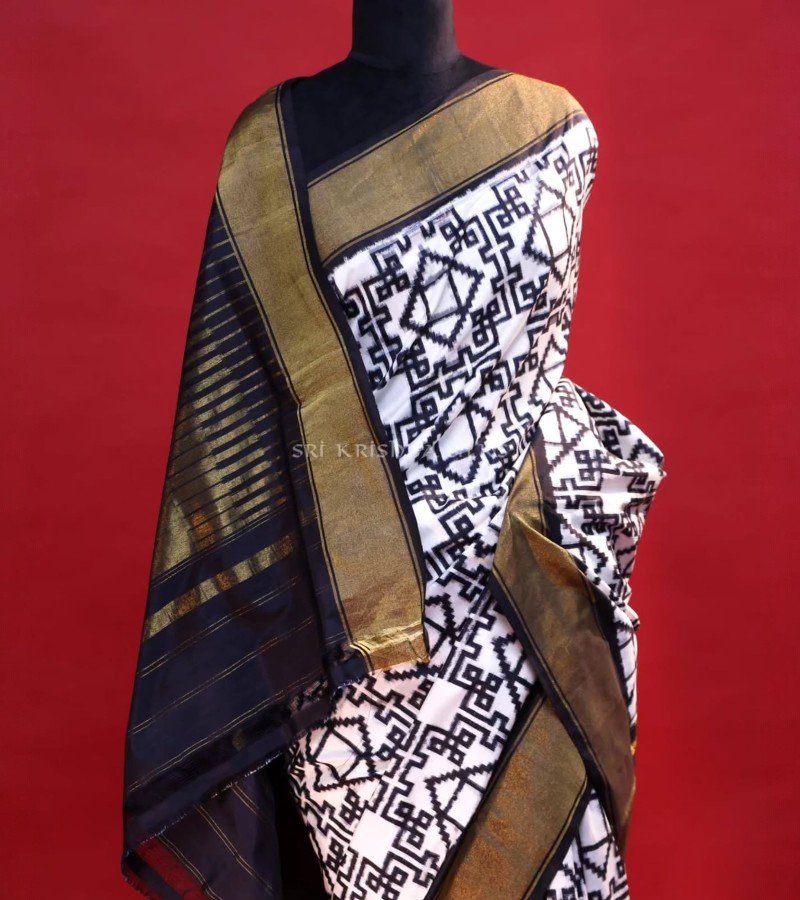 Silk Saree with a Geometric Pattern image 3