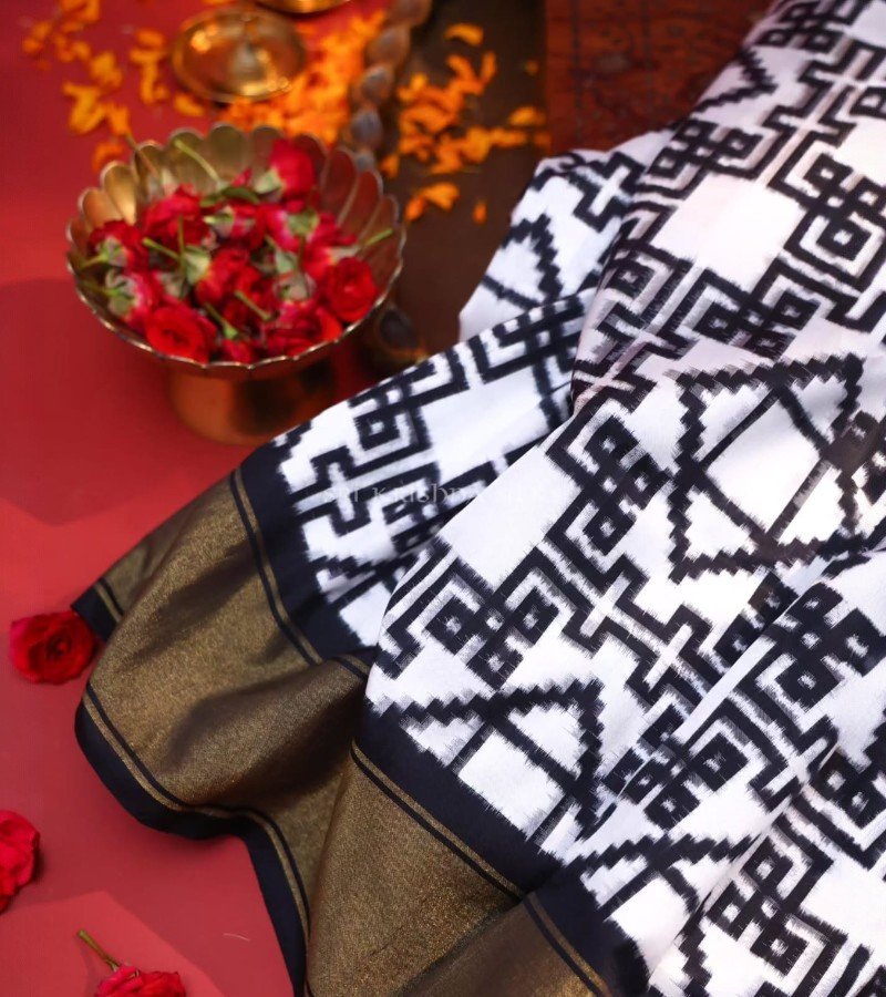 Silk Saree with a Geometric Pattern image 4