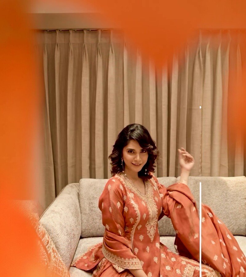 Rust-Hued Ensemble image 4