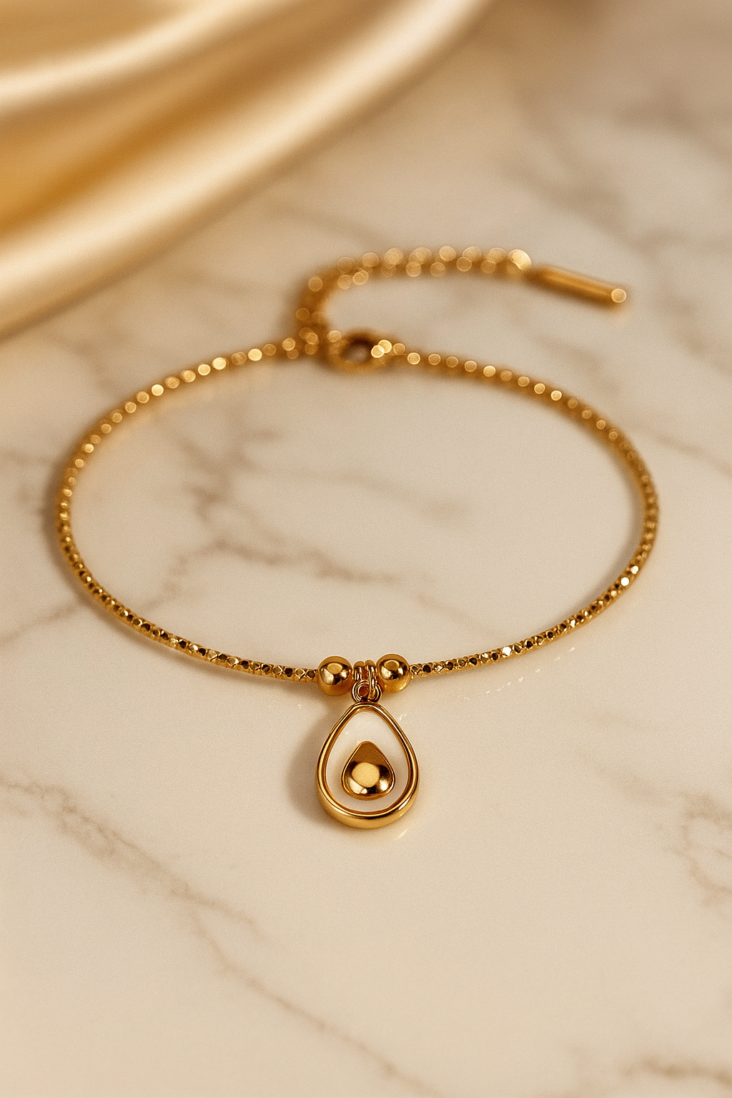 Teardrop Elegance Gold Bracelet image 1