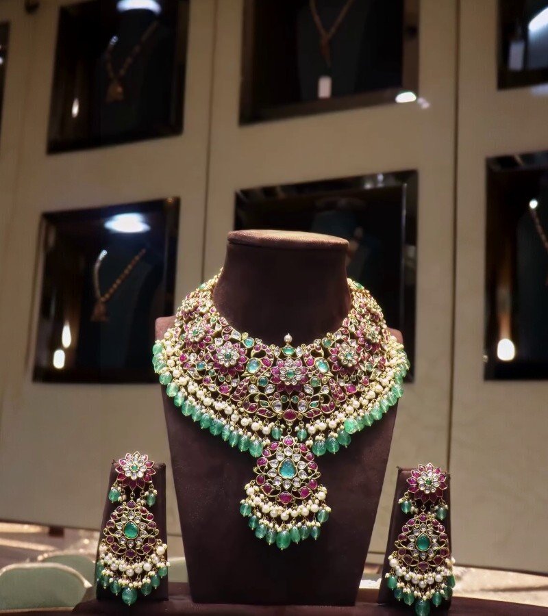 Kundan Rani Necklace Set image 2