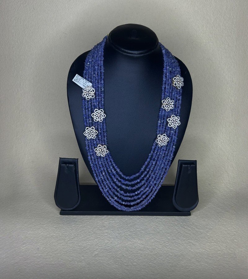 Beaded Necklace image 3