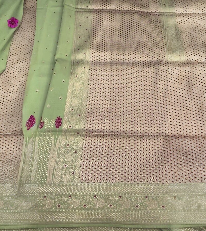 Olive Green Handloom Banarasi Ektara Silk Saree image 4