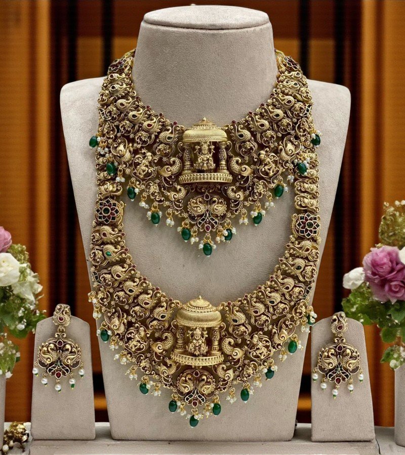 Divine Nakshi Temple Bridal Jewellery Set image 3
