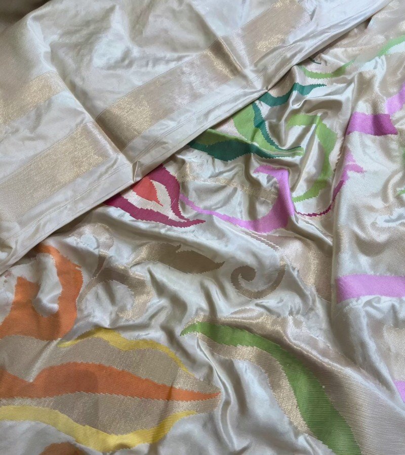 Handwoven Red Banarasi Katan Silk Saree image 4